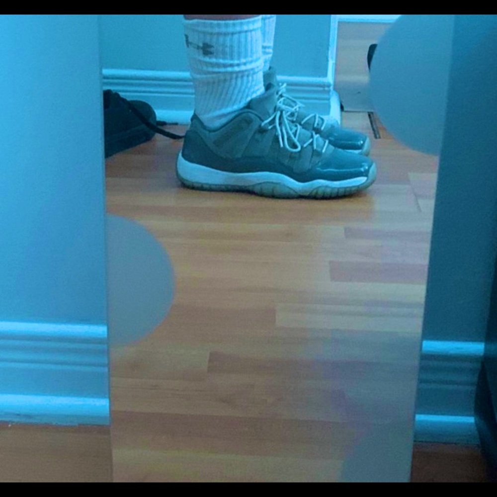 Air Jordan 11 low cool grey